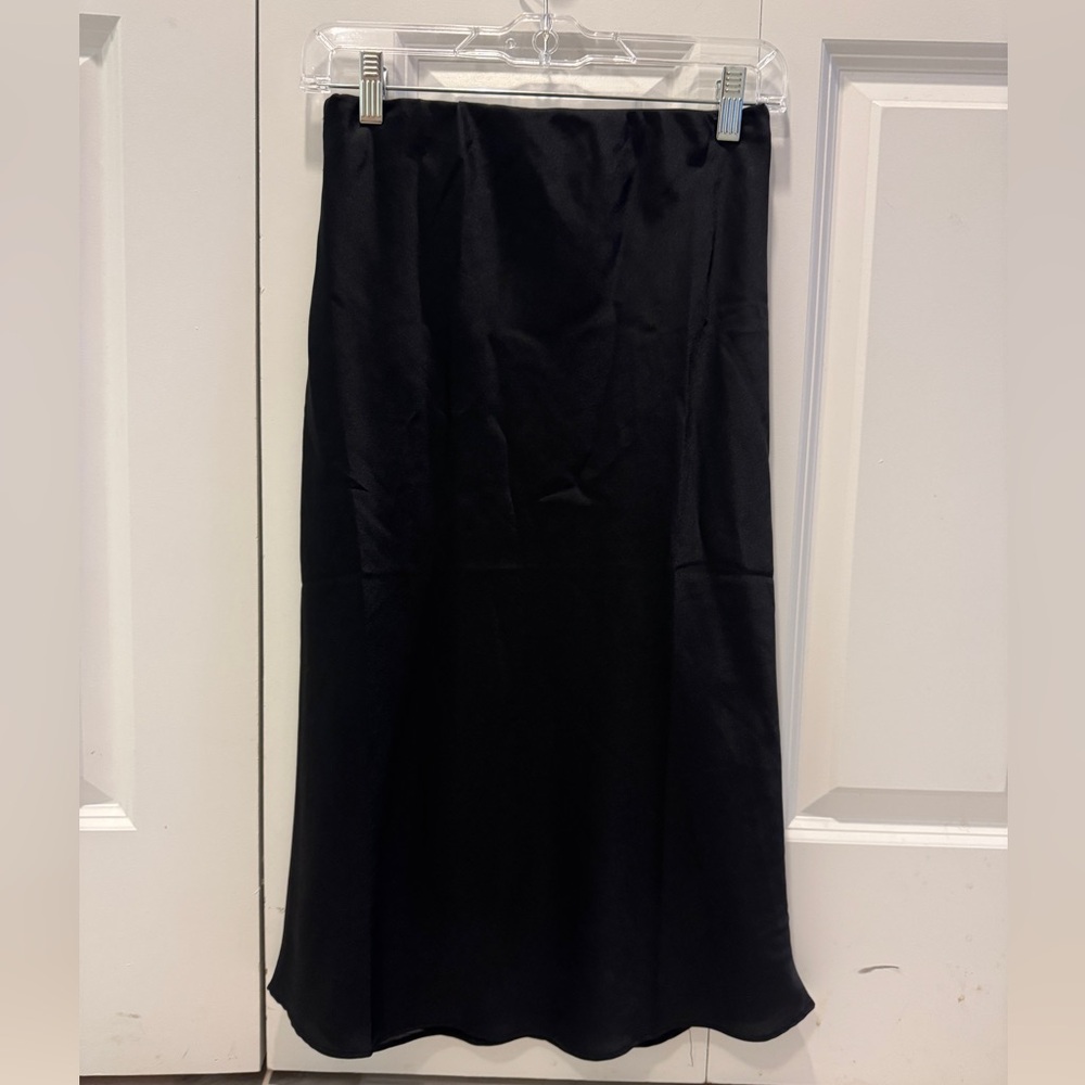APPARIS Black Silk Mid Length Skirt Size Small(4)